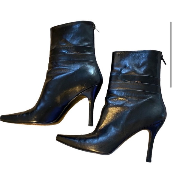 Stuart Weitzman stiletto boot, 7.5 - Picture 4 of 13